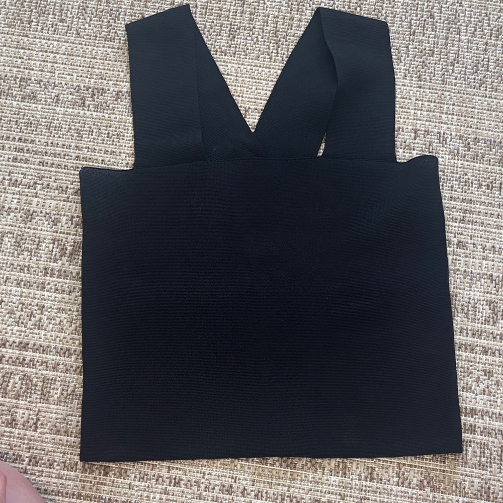 House of Harlow 1960 Black V-Neck Wide Strap Crop Top